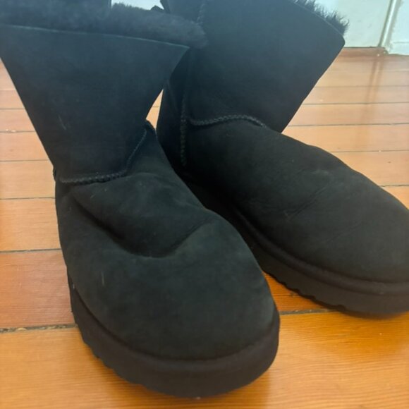 Boots Uggs size 11 UGG® Mini Bailey Bow II Boot Black - Picture 3 of 4